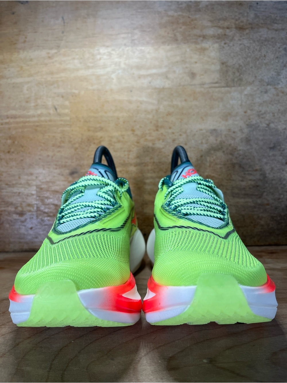 NEW Hoka One One Cielo X1 3.0 Womens Size 6 Running Shoes Neon Yuzu/Thyme - Picture 4 of 13